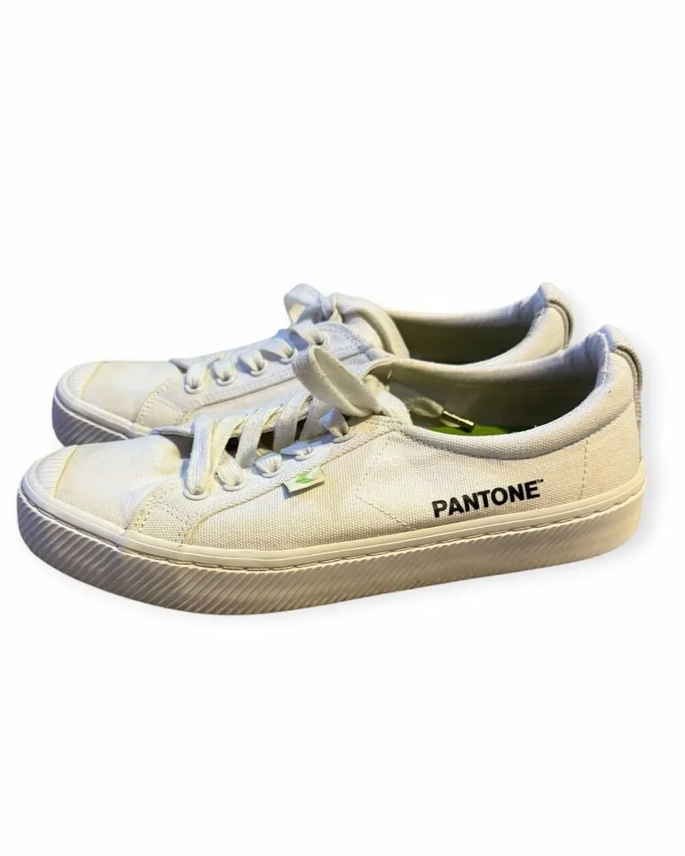 CARIUMA OCA Low x Pantone Snow White Canvas Sneakers Women’s 7.5 Men’s 6